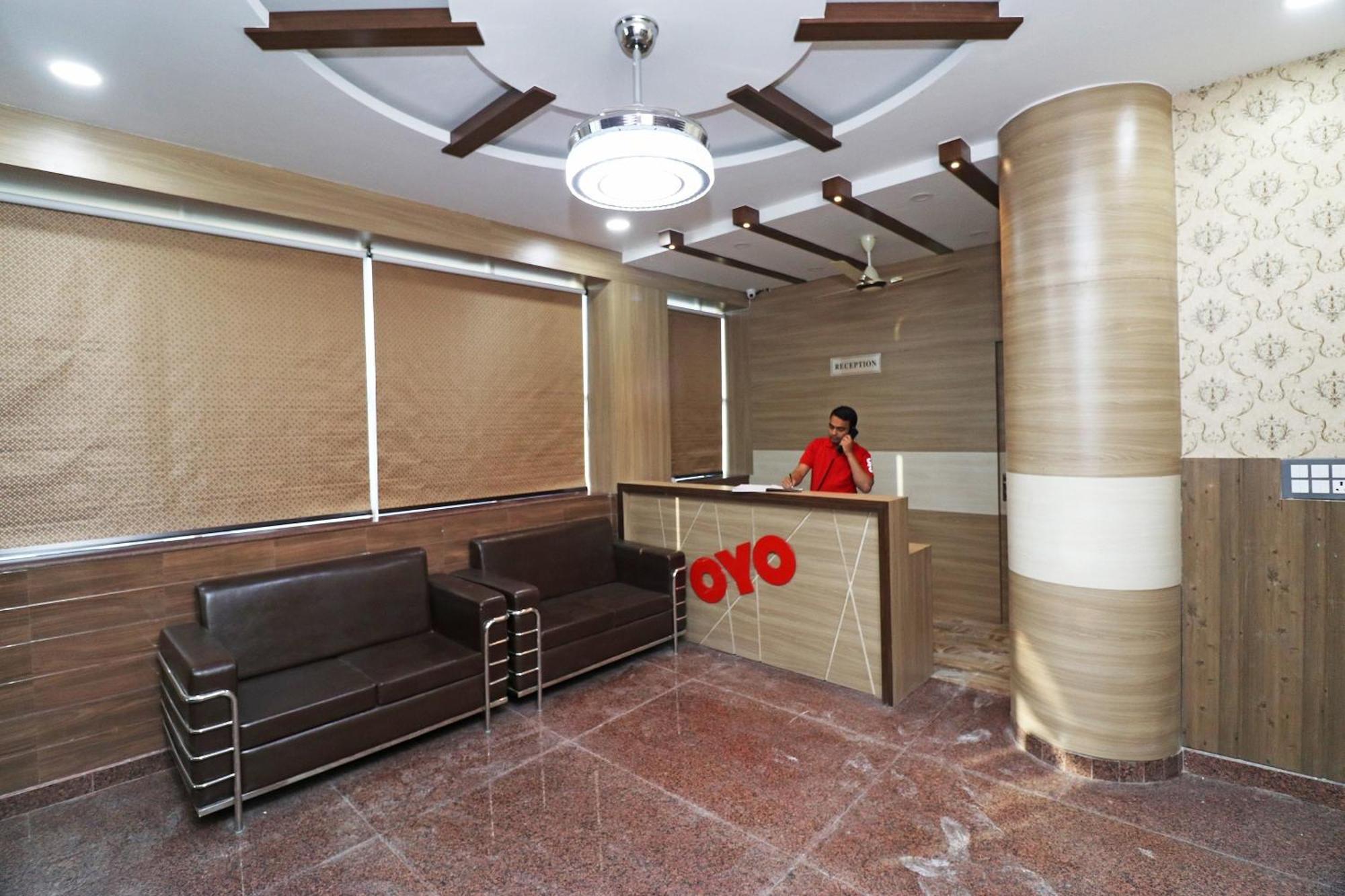 Capital O 19840 Hotel Centre Point Gorakhpur Exterior foto
