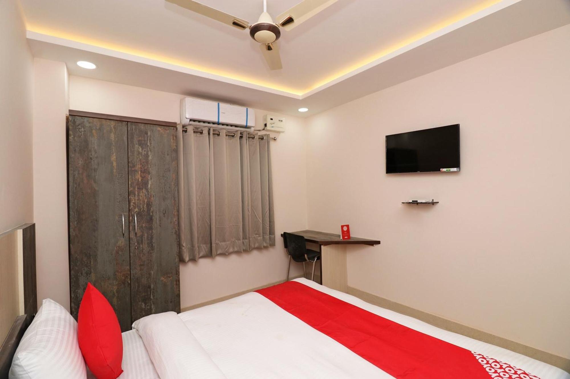 Capital O 19840 Hotel Centre Point Gorakhpur Exterior foto