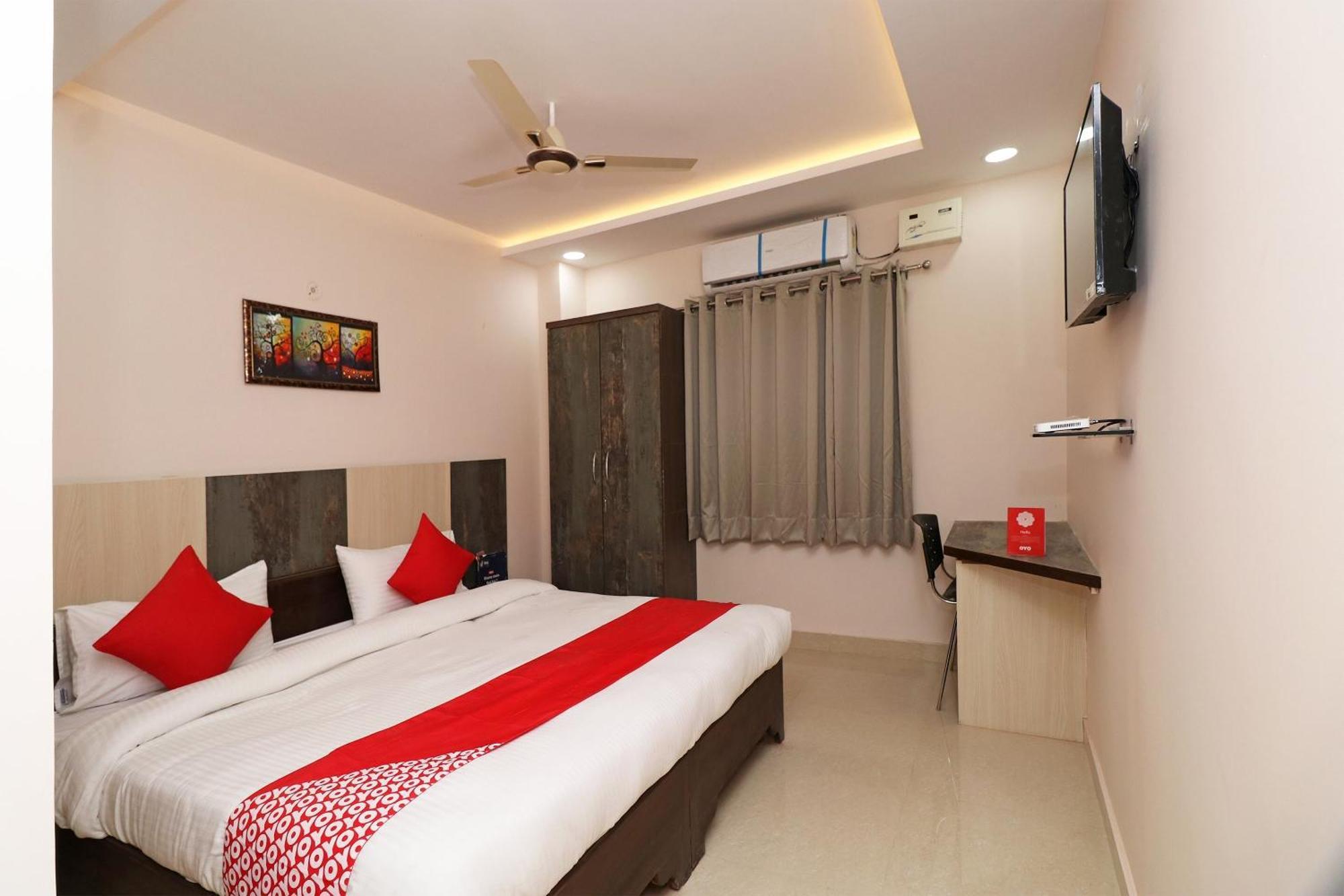 Capital O 19840 Hotel Centre Point Gorakhpur Exterior foto