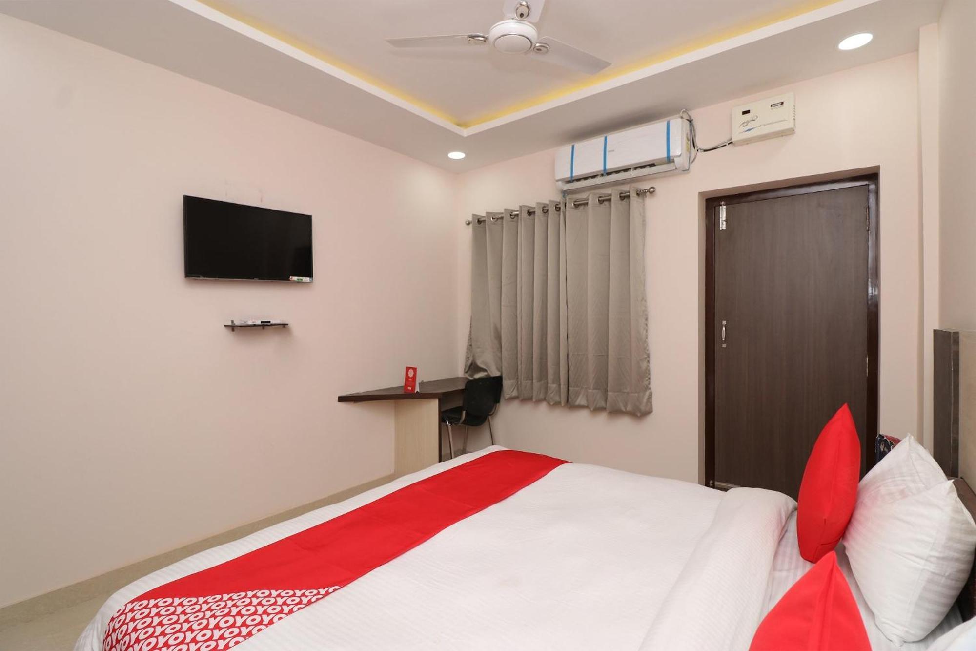 Capital O 19840 Hotel Centre Point Gorakhpur Exterior foto